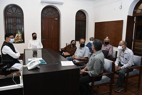 गृहनिर्माण सोसायट्यांना बजावलेल्या NA टॅक्स नोटीसांना स्थगिती द्या