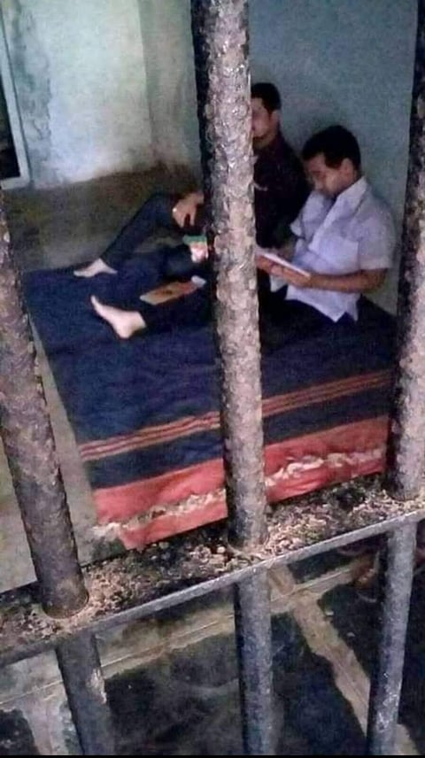 Nitesh Rane: नितेश राणे अटकेनंतर ही तुरुंगात निवांत,  पुस्तक वाचतानाचा फोटो व्हायरल …