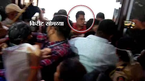 पुण्यात भाजपच्या किरीट सोमय्यांना शिवसैनिकांकडून धक्काबूक्की; वाचा सविस्तर