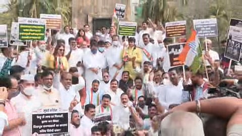 “मोदीजी माफी मांगो” काँग्रेसचे राज्यभरात भाजपा कार्यालयासमोर आंदोलन