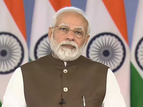 Narendra Modi adressing people at Pune