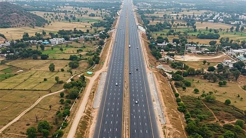 NHAI To Limit Heavy Vehicles On the Lucknow-Kanpur Expressway For 2 Months