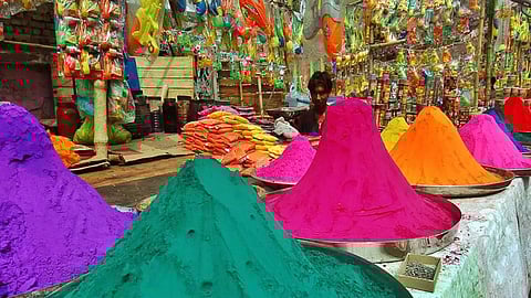 Holi market in Lucknow