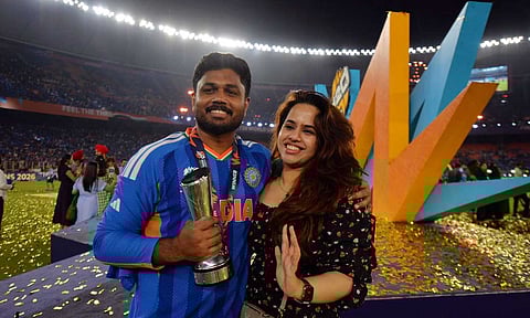 மனைவியுடன் சஞ்சு சாம்சன்