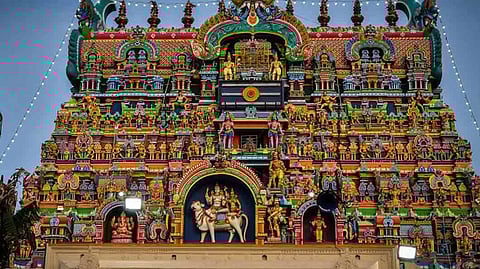 சிவபெருமானின் சக்தியாக திகழும் பராசக்தியான மனோன்மணி அம்பிகை