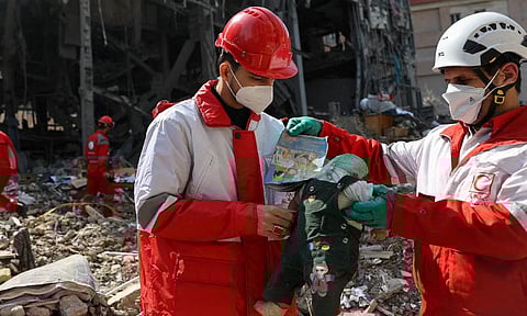 இஸ்ரேல் தாக்குதல் - லெபனானில் இதுவரை 111 குழந்தைகள் உட்பட 912 பேர் உயிரிழப்பு