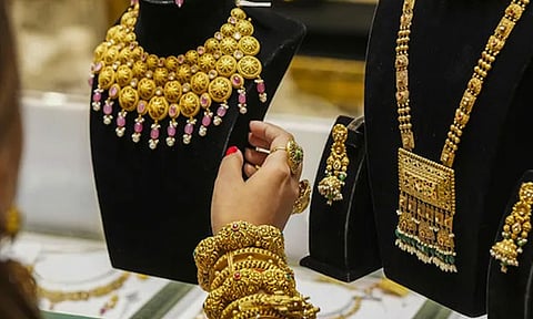 GOLD PRICE TODAY | சென்னையில் இன்று ஒரே நாளில் அதிரடியாக குறைந்த தங்கம் விலை