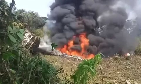 VIDEO: கொலம்பியாவில் 110 பேருடன் சென்ற ராணுவம் விமானம் கோர விபத்து