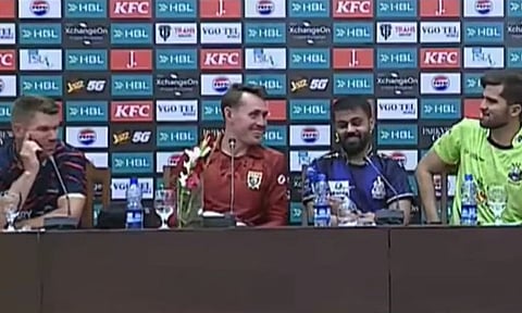 PSL 2026 | VIDEO: ஸ்கூல் பசங்க... பாகிஸ்தான் வீரர்கள் செயலால் கோபமடைந்த டேவிட் வார்னர்