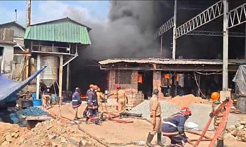 கொச்சி அருகே எண்ணெய் நிறுவனத்தில் தீ விபத்து - தொழிலாளி உயிரிழப்பு