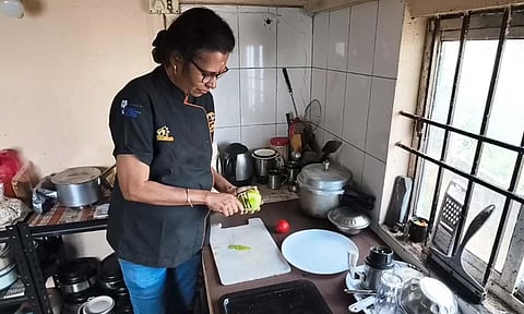 எரிபொருள் இல்லாமல் 5000 வகை உணவு தயாரித்து அசத்தும் பெண்