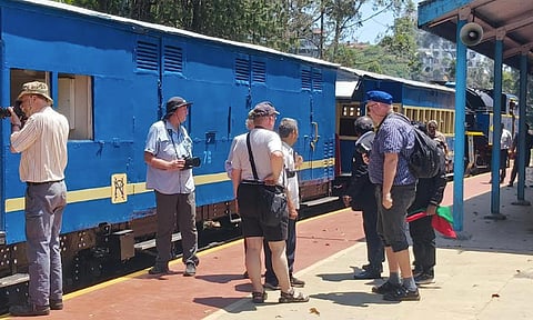 6 ஆண்டுகளுக்கு பிறகு நீராவி இன்ஜின் பொருத்திய மலை ரெயிலில் பயணம் மேற்கொண்ட ஜெர்மன் நாட்டு பயணிகள்