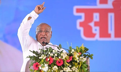 அசாம் தேர்தல் - காங்கிரஸின் 5 வாக்குறுதிகள்