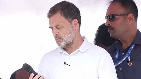 நான் பேசும் மைக்கில் கூட Made In China என எழுதப்பட்டுள்ளது: மோடி, பினராயி விஜயனை விமர்சித்த ராகுல் காந்தி