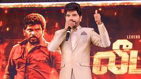 லெஜெண்ட் சரவணன் நடிக்கும் லீடர் படத்தின் இசை மற்றும் ஆக்ஷன் டீசர் வெளியீடு..!