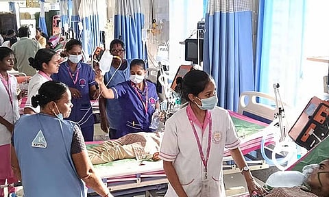 நாமக்கல் அரசு மகளிர் விடுதியில் 30 பேருக்கு உடல் நலக்குறைவு: மாணவிகள் சாப்பிட்ட உணவு சோதனைக்கு அனுப்பி வைப்பு