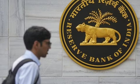 மொபைல் நம்பர் போல இனி அக்கவுண்ட் நம்பரையும் மாற்றமால் வேறு வங்கிக்கு மாறலாம் - ரிசர்வ் வங்கி பலே திட்டம்