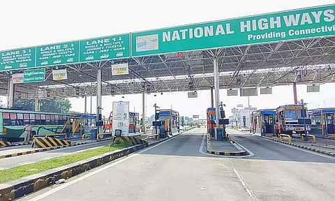 தமிழகத்தில் சுங்கச்சாவடிகளில் கட்டணம் உயர்வு - இன்று முதல் அமல்