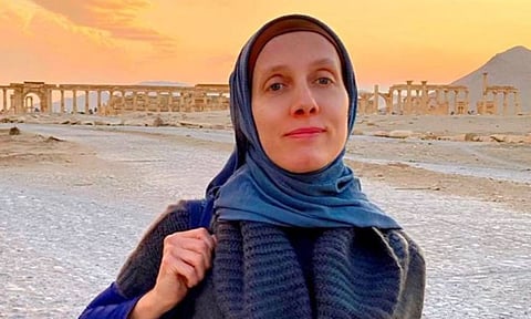 VIDEO: ஈராக்கில் ISIS குறித்து செய்தி சேகரிக்க சென்ற அமெரிக்க பத்திரிகையாளர் கடத்தல் - யார் இந்த ஷெல்லி கிட்டில்சன்?