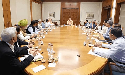 Iran War | மேற்காசிய போர்: பிரதமர் மோடி தலைமையில் அவசர ஆலோசனை கூட்டம் - நடந்தது என்ன?