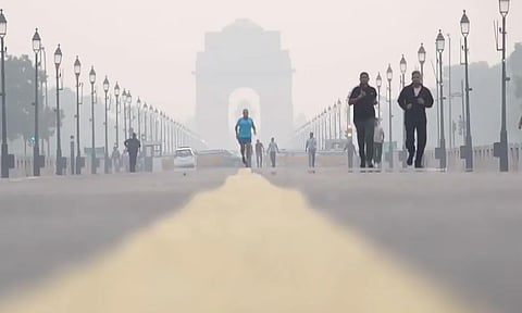 டெல்லியில் புழுதிப்புயலால் பார்வைத்திறன் பாதிப்பு