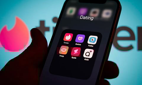 செல்போன் டேட்டிங் செயலிகளால் கள்ளத்தொடர்புகள் அதிகரிப்பு- ஆய்வில் அதிர்ச்சி தகவல்கள்