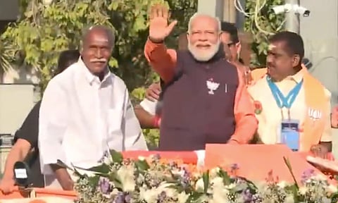 புதுச்சேரியில் Road show நடத்திய பிரதமர் மோடி