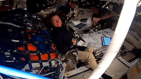 Artemis | விண்வெளி பயணத்தில் புது மைல்கல் எட்டிய ஆர்டெமிஸ் II குழு