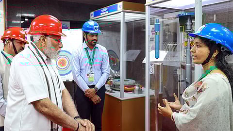 கல்பாக்கம் அணு உலை சோதனை: விஞ்ஞானிகளுக்கு பிரதமர் மோடி பாராட்டு