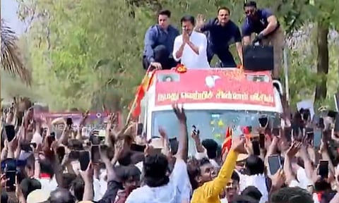 மதுரை வந்தடைந்தார் விஜய்..! தொண்டர்கள் உற்சாக வரவேற்பு