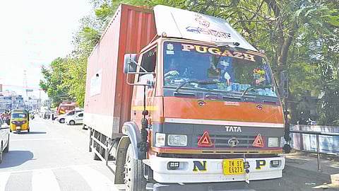 சென்னை தி.நகரில் பறக்கும்படை சோதனையில் ரூ.28 கோடி நகைகள் சிக்கியது