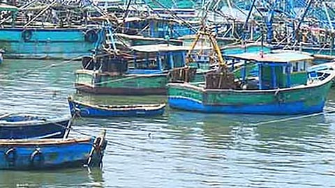 புதுச்சேரியில் வருகிற 15-ந் தேதி முதல் மீன்பிடி தடைக்காலம் தொடக்கம்