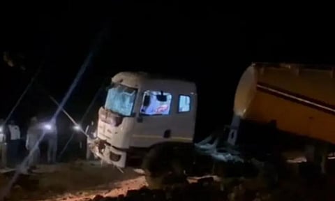 மத்தியப் பிரதேசத்தில் லாரி மோதி 5 பேர் பலி!