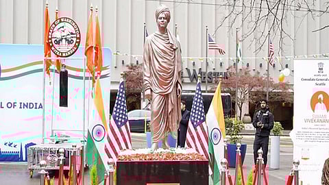 சியாட்டில் விவேகானந்தர் முழு உருவச் சிலை திறப்பு