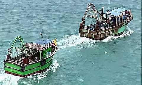 ராமேஸ்வரம் மீனவர்கள் நால்வரை கைது செய்த இலங்கை கடற்படை