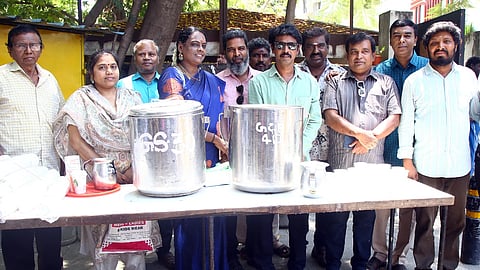 வாட்டி வதைக்கும் வெயில்... இயக்குநர் சேரன் - நடிகை அதுல்யா ரவியின் புதிய முன்னெடுப்பு