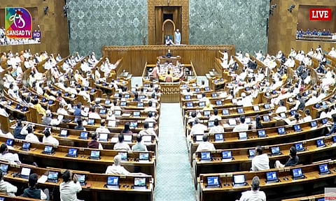 மக்களவையில் தொகுதி மறுவரையறை, மகளிர் இடஒதுக்கீடு மசோதாக்கள் தாக்கல்