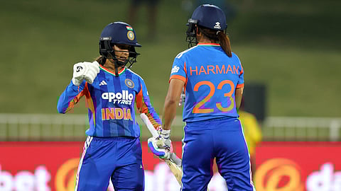 1St T20 | முதலாது டி20 போட்டியில் தென் ஆப்பிரிக்கா அணி வெற்றி பெற 158 ரன்களை இலக்காக நிர்ணயித்தது இந்திய மகளிர் அணி