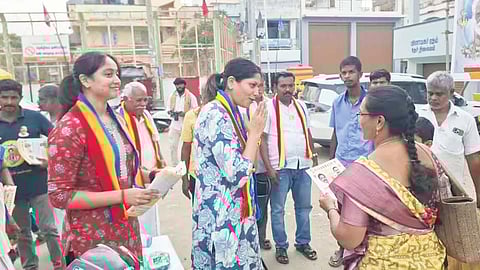 TN Assembly Election| தாய்க்கு ஆதரவாக பிரசார களத்தில் குதித்த டாக்டர் அன்புமணியின் மகள்கள்