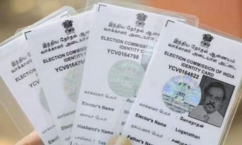 வாக்காளர் அட்டை இல்லாதவர்கள் கவனத்திற்கு... இந்த ஆவணங்களை வைத்து வாக்களிக்கலாம்!