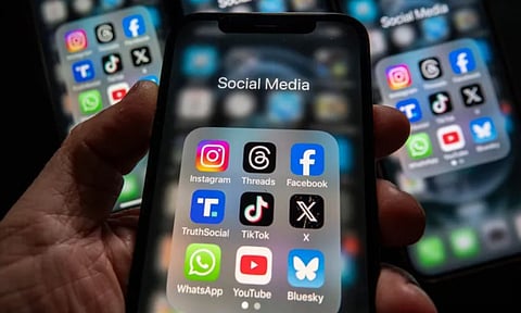 11 ஆயிரம் சமூக வலைதள பதிவுகள் நீக்கம்.. தேர்தல்களுக்கு நடுவே தேர்தல் ஆணையம் நடவடிக்கை