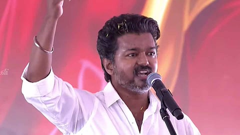 ஒரு பக்கம் கதர் வேஷம், மறுபக்கம் காவி வேஷம்: திமுக தோற்கப்போவது உறுதி- த.வெ.க. தலைவர் விஜய்