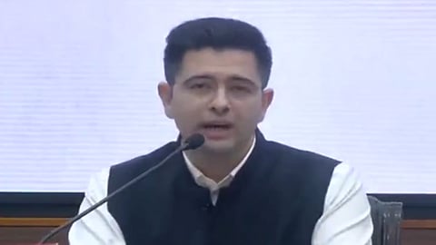 ஆம் ஆத்மியில் இருந்து விலகிய ராகவ் சத்தா பா.ஜ.க.வில் இணைகிறார்