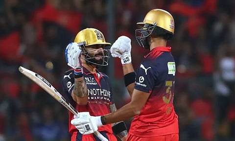 விராட் கோலி ருத்ர தாண்டவம்.. குஜராத்தை சம்பவம் செய்த ஆர்சிபி - 206 ரன்களை எட்டி வெற்றி