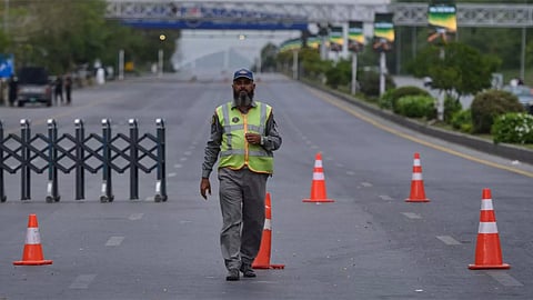 ஈரானில் மீண்டும் விமான சேவை தொடக்கம்