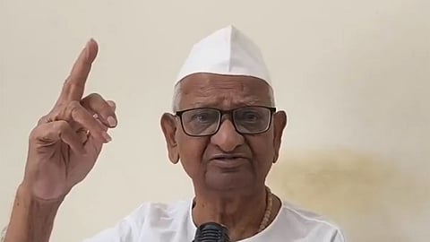 சுயநலத்திற்காக கட்சி மாறுவது சரியல்ல - அன்னா ஹசாரே தாக்கு