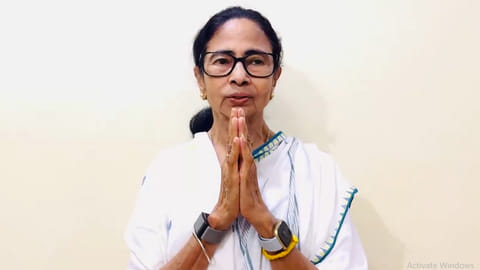 225 தொகுதிக்கும் அதிகமாக பெற்று மீண்டும் ஆட்சி அமைப்போம்: மம்தா உறுதி