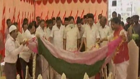 காயிதே மில்லத்தின் 127-வது பிறந்தநாள்- நினைவிடத்தில் முதல்வர் ஸ்டாலின் மிரயாதை