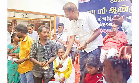 மிட்டவுன் ரோட்டரி அறக்கட்டளை தலைவர் டாக்டர் வி.பாலகிருஷ்ணன் ஆசீர்வதித்தார்.