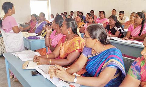 ஆசிரியர்களுக்கு பயிற்சி முகாம்